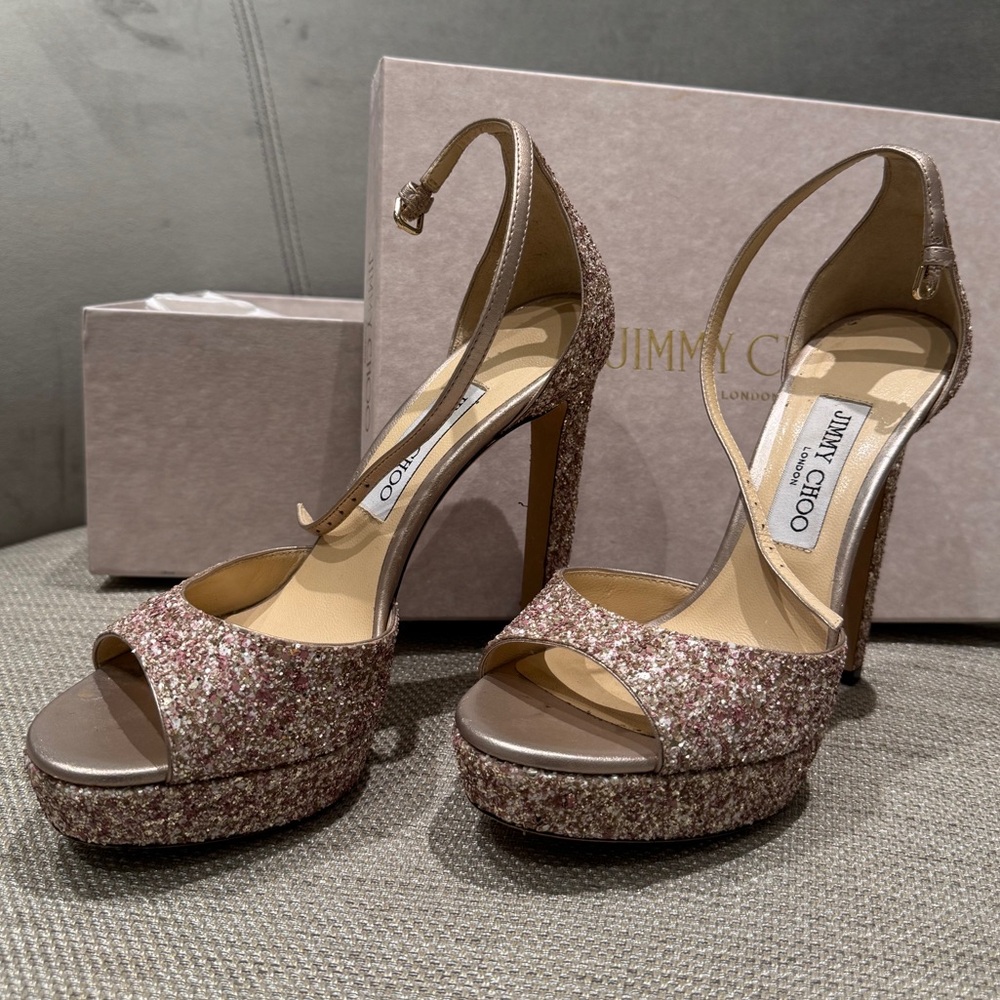 Jimmy Choo Max Pink Glitter Platform
Sandals - EU 37.5 / US 7.5 - With Box